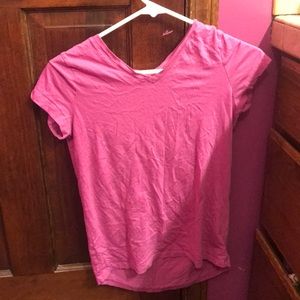 V-neck short sleeve shirt